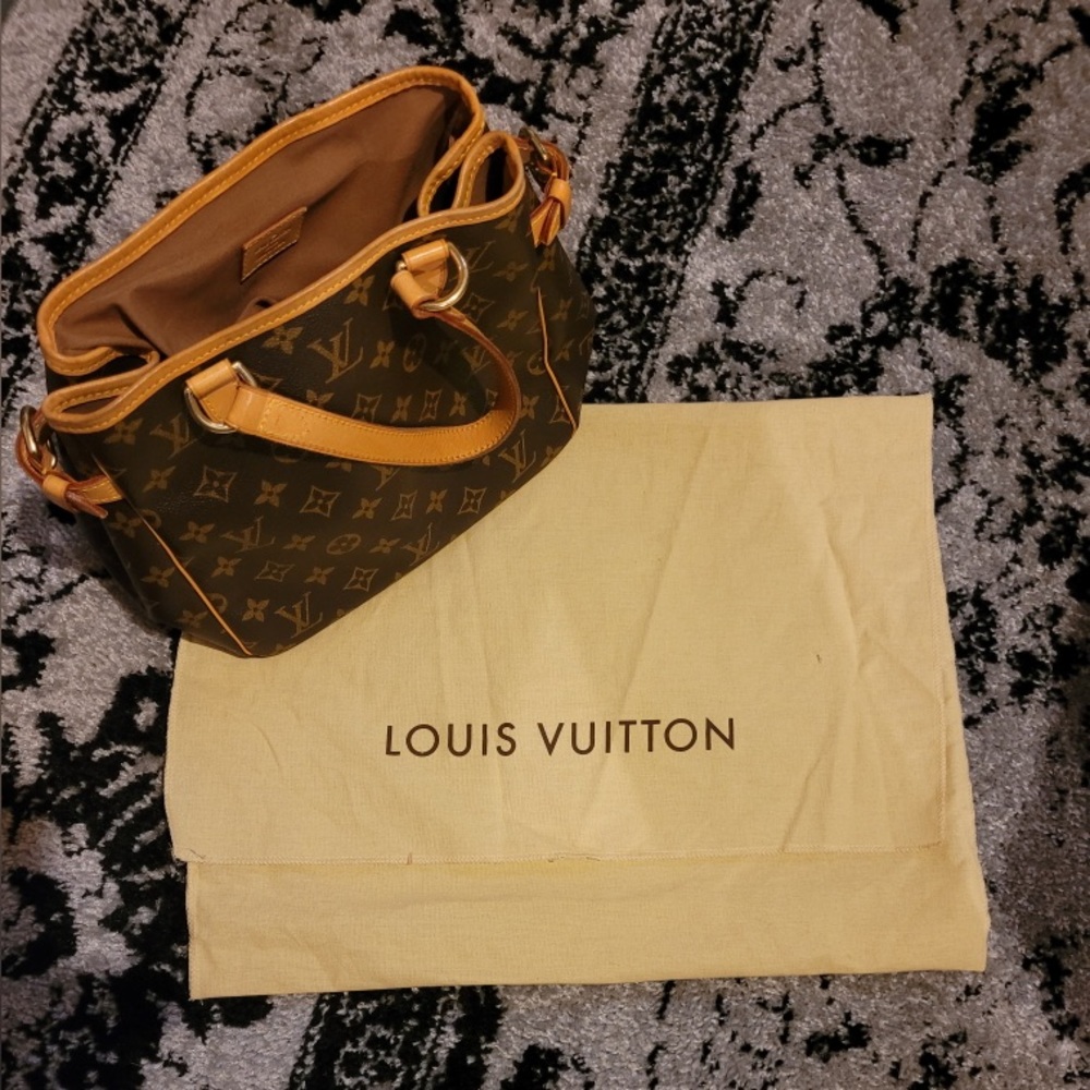 LOUIS VUITTON Tote Bag